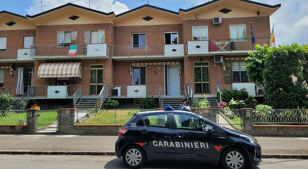 Modena, bimbo di 13 mesi cade dal secondo piano: babysitter indagata per tentato omicidio