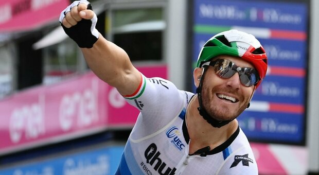Giro d'Italia, Giacomo Nizzolo sfata il tabù a Verona, Gaviria quinto senza sella