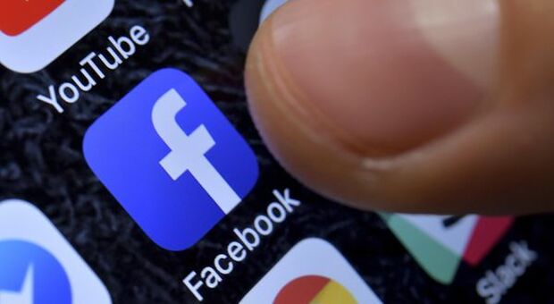 UK, l'antitrust chiede a Meta (Facebook) di vendere Giphy