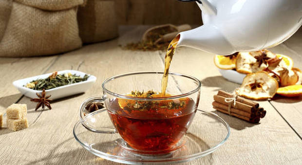Bere tre tazze di tè alla settimana migliora la salute e allunga la vita