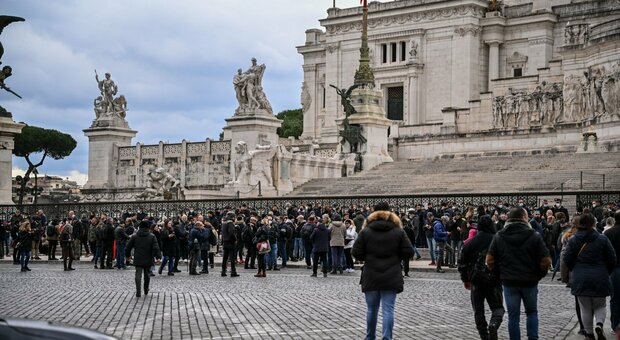 No vax a Roma, deserto a piazza Venezia: i negazionisti fanno flop
