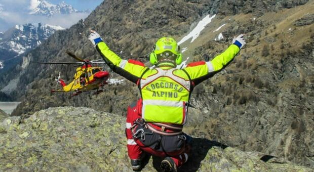 Muore alpinista vicentino di 48 anni: incidente fatale mentre scalava la Via da Lago, sulle Dolomiti