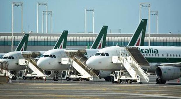 Alitalia, nuova asta con l ipotesi spezzatino: gara riguarderà handling, manutenzione e aviation
