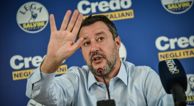 Salvini: «Facile lasciare dopo il ko del voto, ripoterò la Lega al 30%». E il partito chiede un ministero per la Famiglia e la natalità