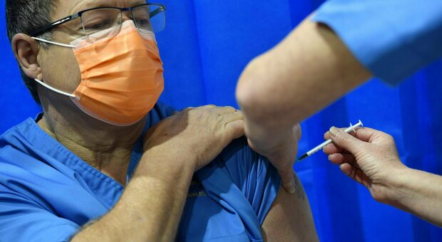 Emirati Arabi registrano vaccino cinese efficace all'80%