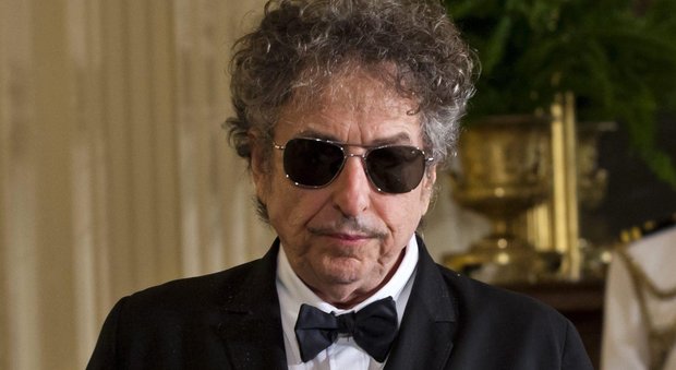 Bob Dylan non ritirerà il Nobel: il cantante dà forfait per Stoccolma