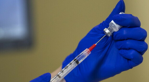 Covid, effetto vaccino: negli Usa morti calano dell'80%