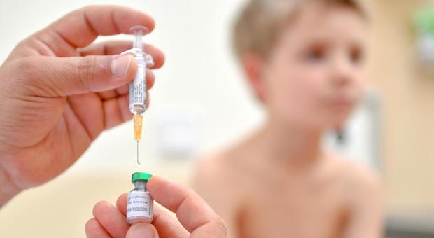 Scuola, caos vaccini: il 10% degli alunni non sarà in regola