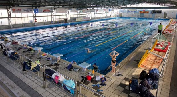 Anzio, piscina comunale trasformata in discoteca. Sequestrati dalla Guardia di finanza beni per 170mila euro
