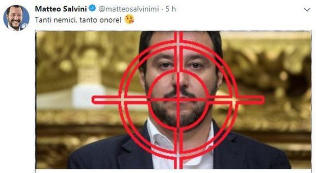 «Tanti nemici, tanto onore». Salvini cita Mussolini ed è bufera