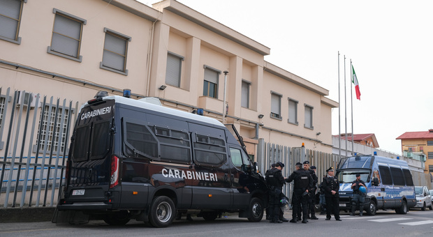 Disordini in carcere a Latina, i detenuti si rifiutano di rientrare nelle celle