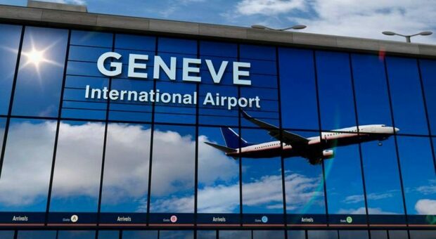 Svizzera, «lo spazio aereo oggi è chiuso fino a nuovo avviso»: guasto informatico, caos Ginevra e Zurigo