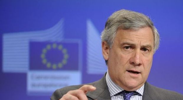 Tajani: "Anacronistico uscire dall'Europa e dalla moneta unica"