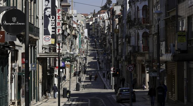 Una strada deserta di Porto