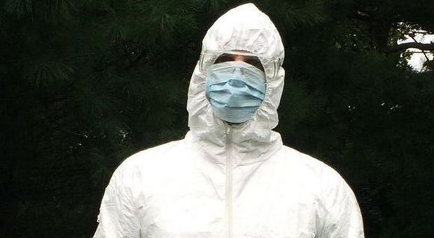 Psicosi ebola, su eBay e Amazon spuntano le tute protettive anti-virus