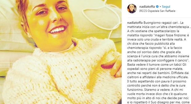 Nadia Toffa, chemio in ospedale: «Rispondo con il sorriso a chi mi vuole morto»