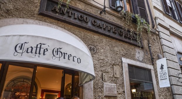 Commenti antisemiti sulla pagina del Caffè Greco, sdegno di FI, Italia Viva e Lega: «I gestori li cancellino»