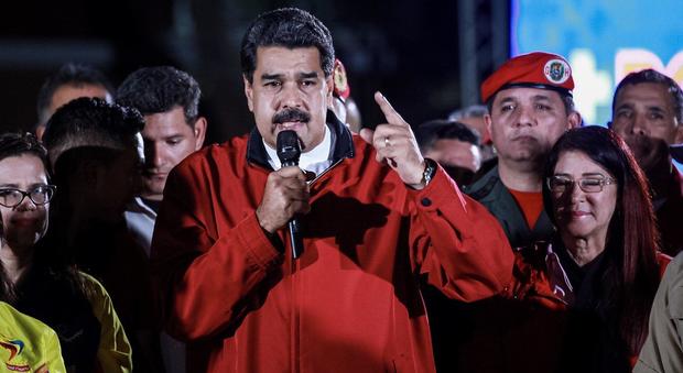 Venezuela, Maduro stronca rivolta militare: tre morti, molti arresti