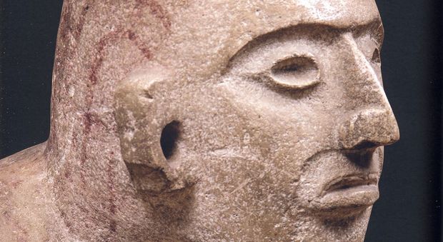 PortastendardI (particolare) Realizzata da un maestro di Chichen Itza, quest opera è senza dubbio la migliore per tipologia, tipica di molte città del Periodo Postclassico Cultura maya, Periodo Classico Finale/ Post-Classico Iniziale (900 - 1250 d.C.)