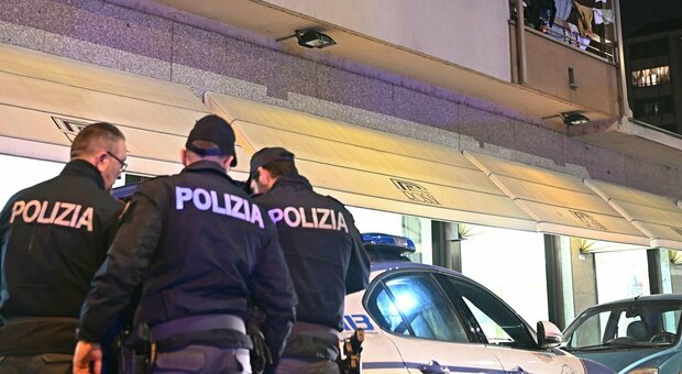Milano, donna uccisa in casa a coltellate: l'assassino si costituisce
