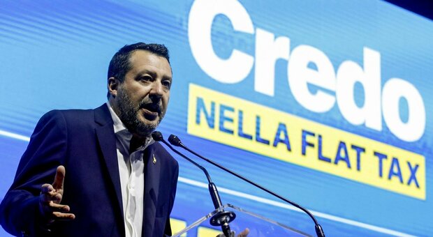 Salvini attacca Draghi sulle bollette: «Trovi i soldi, oltre a parlare di pupazzi»
