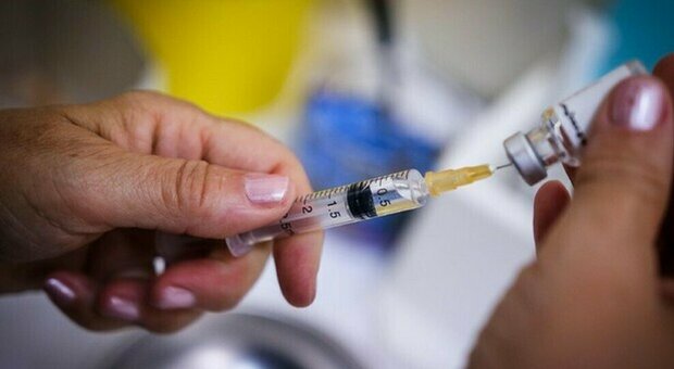 La campagna vaccinale raggiunge un nuovo record in Italia: 347.279 le dosi somministrate ieri