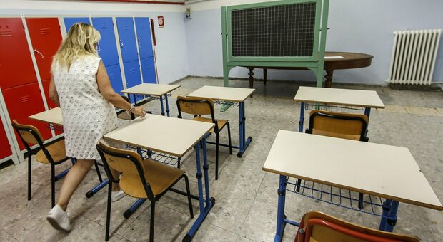 Scuola, a lezione a Roma senza banchi: dal Prenestino all’Eur negli istituti mancano migliaia di arredi