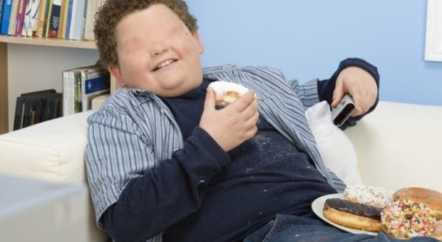Obesità infantile, scoperta una molecola che può combatterla: il butirrato, regola peso e metabolismo