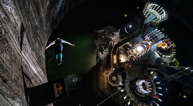 Cliff Diving, Iffland e Popovici: il primo tuffo della storia in una salina sotterranea