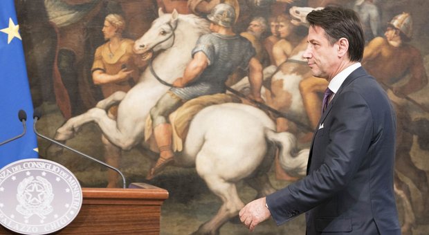 Conte-Salvini, sfida sui vincoli Ue: lo stallo preoccupa Mattarella