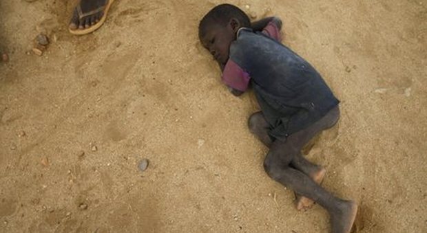 Papa Bergoglio lancia l'allarme Sud-Sudan: muoiono di fame i bambini