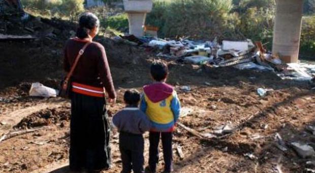 Campi rom, ogni anno spesi 24 milioni Dal Comune 5mila euro per ogni abitante
