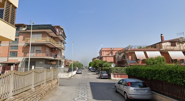 Roma, imprenditore sequestrato in casa da finti poliziotti: rubati 50 mila euro