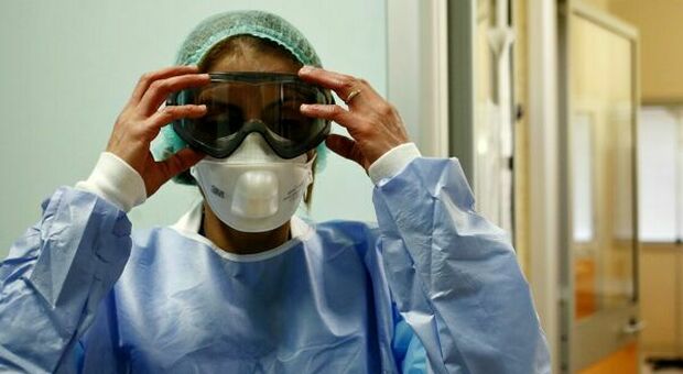 De Palma: «Contagiati quasi 5mila infermieri in 30 giorni. Per la variante Omicron servono provvedimenti univoci nelle Asl di tutt'Italia»