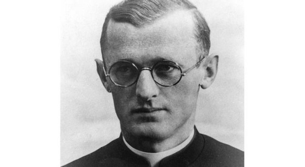 Germania, beatificato il prete che denunciava i crimini del Reich: fu deportato a Dachau