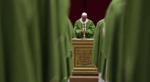 Papa Francesco, il generale dei Gesuiti: «C'è un piano per farlo dimettere»