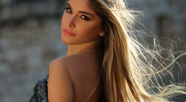 Claudia Motta, 21 anni, di Velletri, è la rappresentante dell'Italia alla finale di Miss Mondo 2021