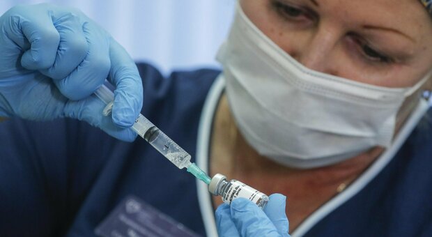 Vaccino Covid, in Italia 300 ospedali e Rsa per distribuire le prime 3,4 milioni di dosi. L'elenco delle Regioni ad Arcuri