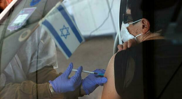 Vaccino Covid, Israele: «Non è obbligatorio, ma chi falsifica il certificato va in carcere»