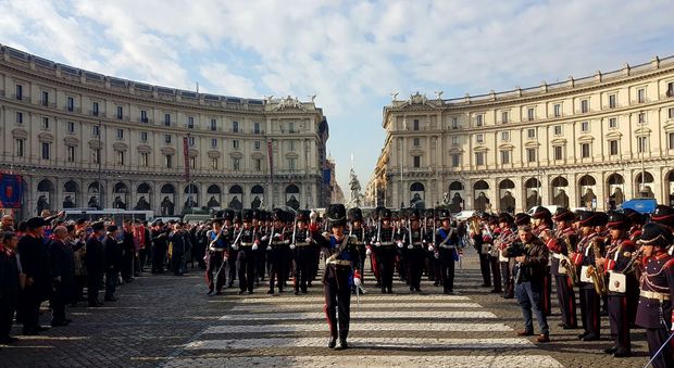 Roma, i Granatieri di Sardegna sfilano per onorare l'antica tradizione