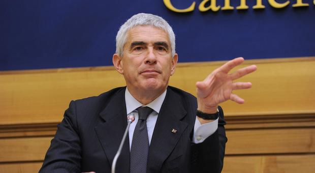 Commissione banche, Casini eletto presidente