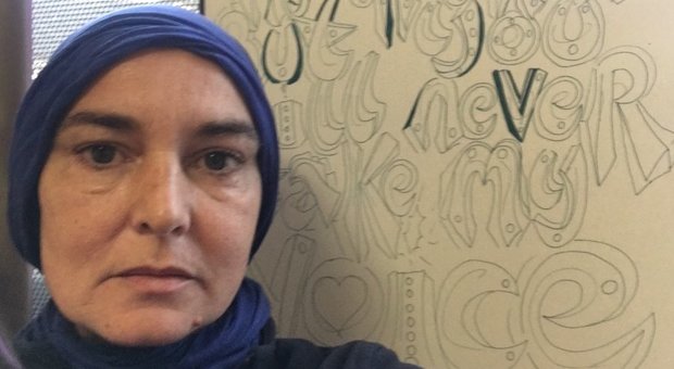 Sinead O'Connor, la cantante è diventata musulmana: «Ora mi chiamo Shuhada Davitt»