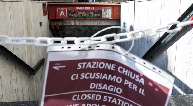 Barberini, l'apertura della metro slitta: rischio caos per Natale
