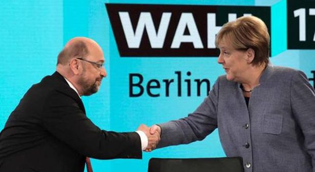 Germania, "Si" al Referendum di Spd e via libera a Grande Coalizione con Merkel