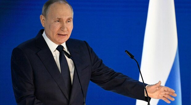Putin non teme sanzioni e minaccia: «Ai nostri partner non conviene sanzionarci. La Russia rimarrà nel mercato internazionale»