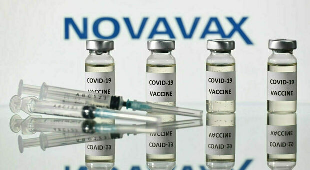Novavax, il vaccino "tradizionale" che affianca quelli a mRna: come funziona e quando arriva