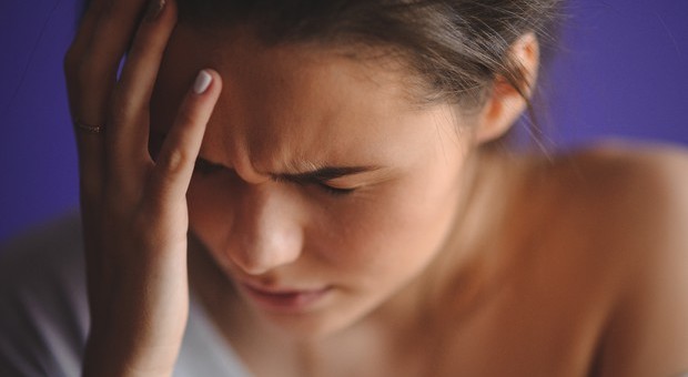 Alzheimer, il mal di testa quadruplica il rischio: «Legame tra emicrania e demenza»