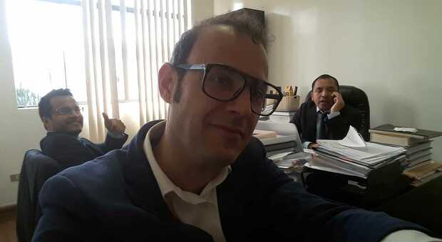 Riccardo Capecchi a Lima con i suoi avvocati