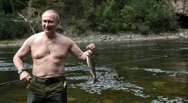 Putin risponde alla battuta dei leader del G7:«Loro a torso nudo? Spettacolo disgustoso, devono fare sport»