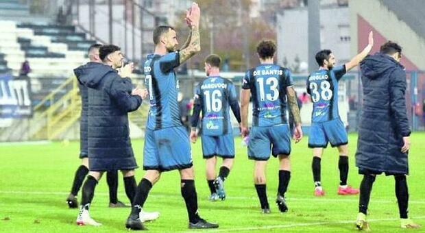 Calcio, Latina stende Catania con una magia di Sane/Gli highlights e le pagelle